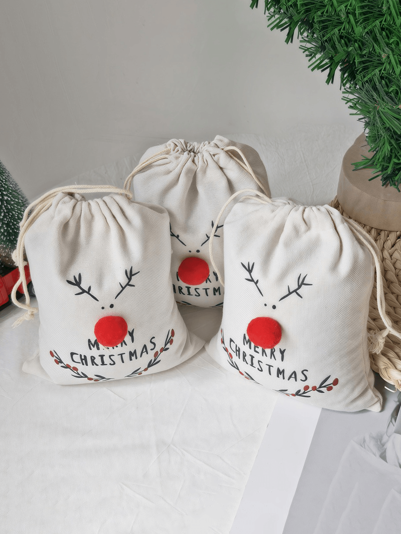 DIY Christmas Reindeer Canvas Gift Bag
